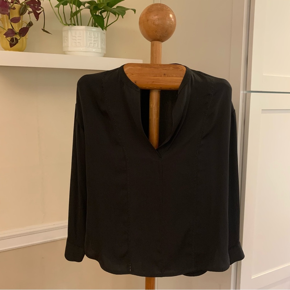 Vince Stretch Silk Blouse Size 0 Graphite Black
